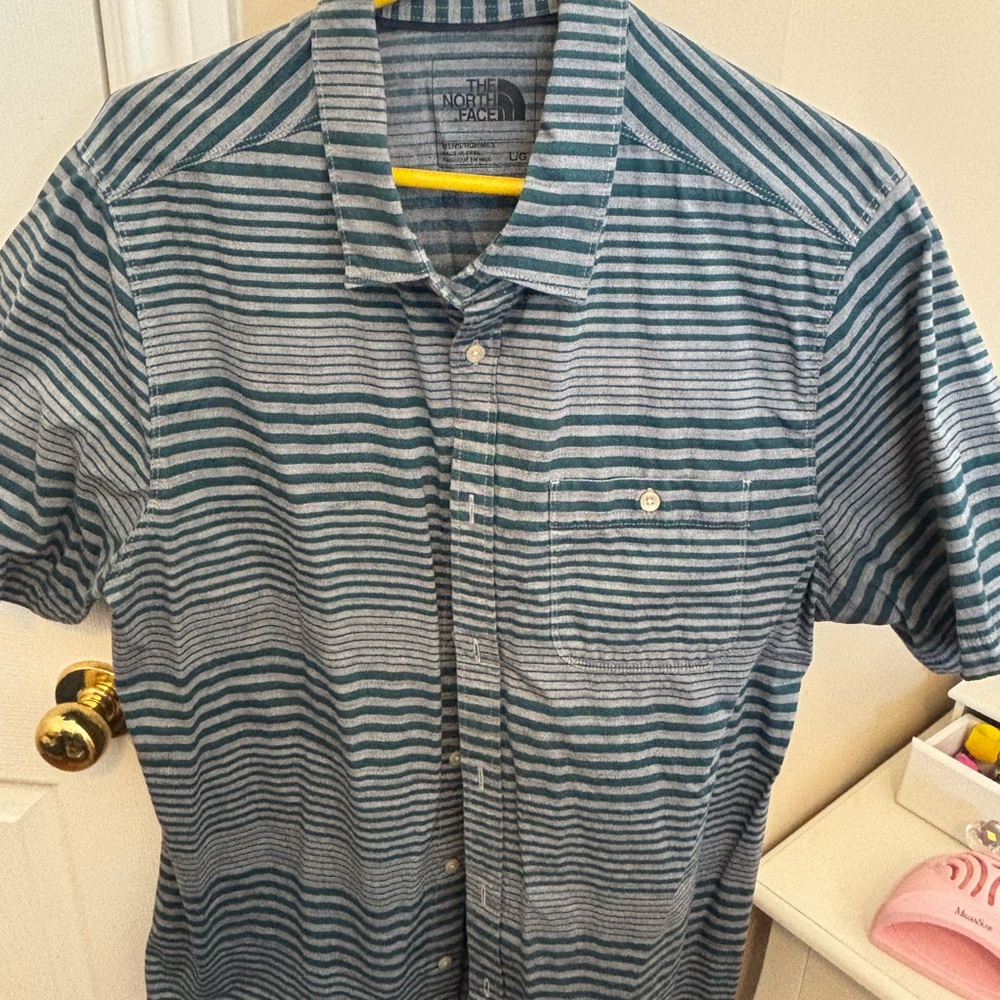 The North Face Men's Striped Short Sleeve Button-Down Shirt in Blue and Gray